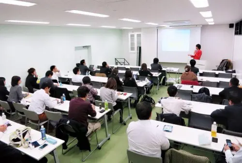 全国から参加者が集まった過去のせき塾の開催風景